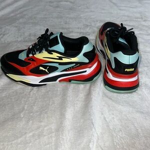 Women’s puma sneakers